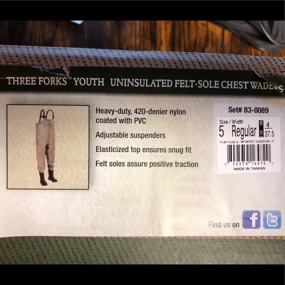 Cabela's youth fishing waders size 5